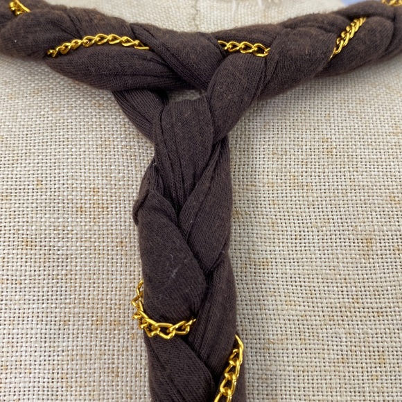 🌹Cable & Gauge Braided Strap Halter Top - Picture 8 of 12